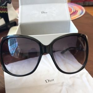 Dior black women’s oversized aviator sunglasses
